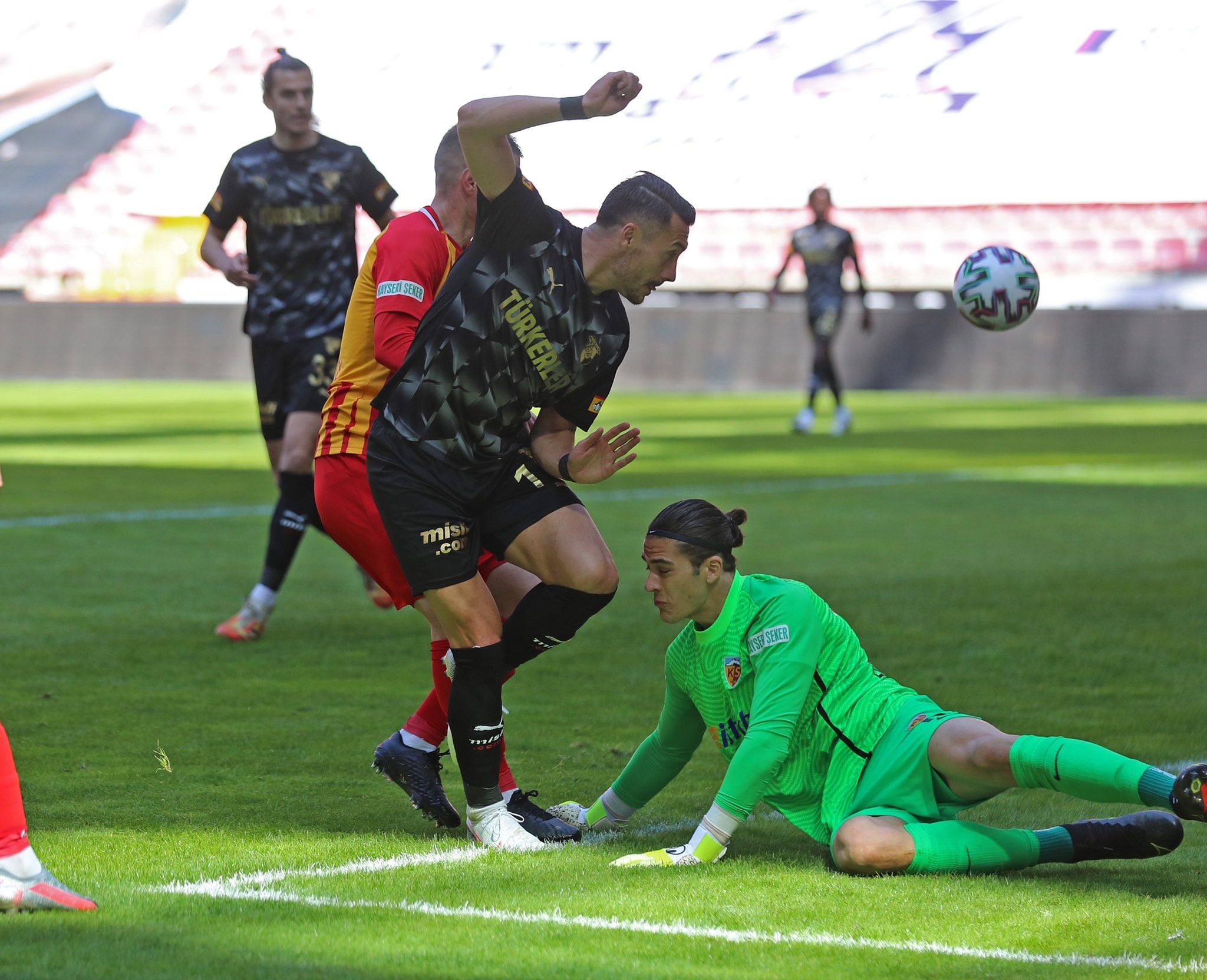 Kayserispor 1-1 Göztepe 👉 Adıs Jahovic-Doğan Alemdar