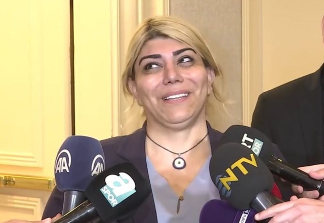 Berna Gözbaşı: Pes Etmek Yok