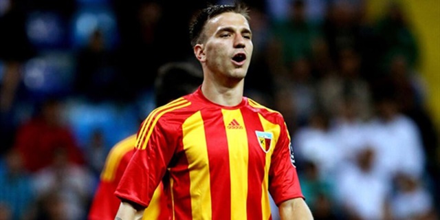 Marko Simic Kırmızı Kart Gördü.