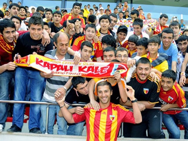 Yeni Transferimiz Zurab Khizanishvili Kimdir?-Alper Mutlu