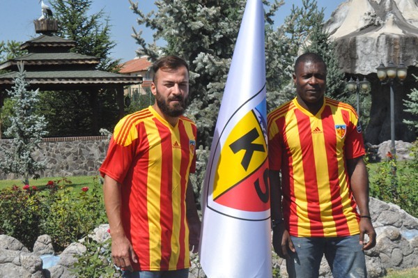 Yeni Transferlerimiz'den Berkan Emir ve Yakubu İmzayı Attı.