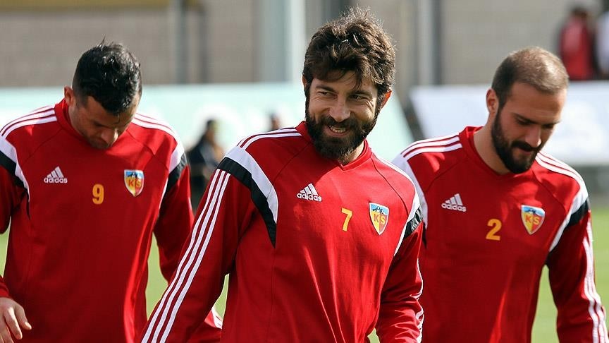 Kayserispor İbrahim Dağaşan'a Kulüp bul denildi.