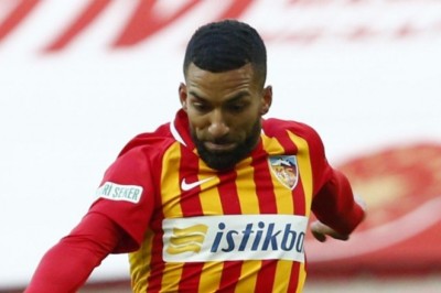 Kayserispor'lu Aaron Lennon yeniden Burnley ile anlaştı.