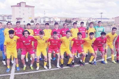 Kayserispor U15 Takımı, Akdağmadeni Kayserispor Okulu ile Maç Yaptı.
