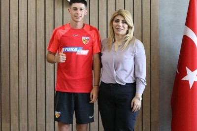 Kayserispor Altyapıdan Baran Ali Gezek’le Sözleşme İmzaladı