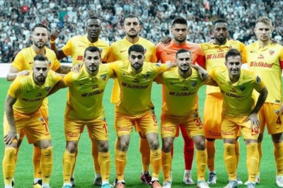 Kayserispor 2022-2023 Takım Fotografı-2