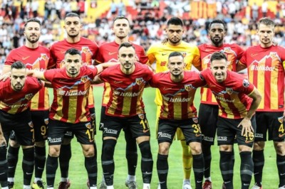 Kayserispor 2022-2023 Takım Fotografı-3