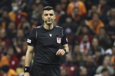 Kayserispor-Trabzonspor Maçını Ümit Öztürk yönetecek. İstatistikler Burada.