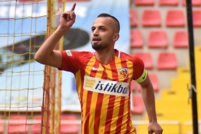 İlhan Parlak Yeni Sezonda da Kayserispor'da