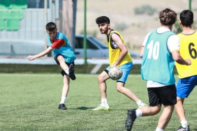 Kayserispor Altyapısı için U19 Takımı için Seçmeleri Yapıldı.